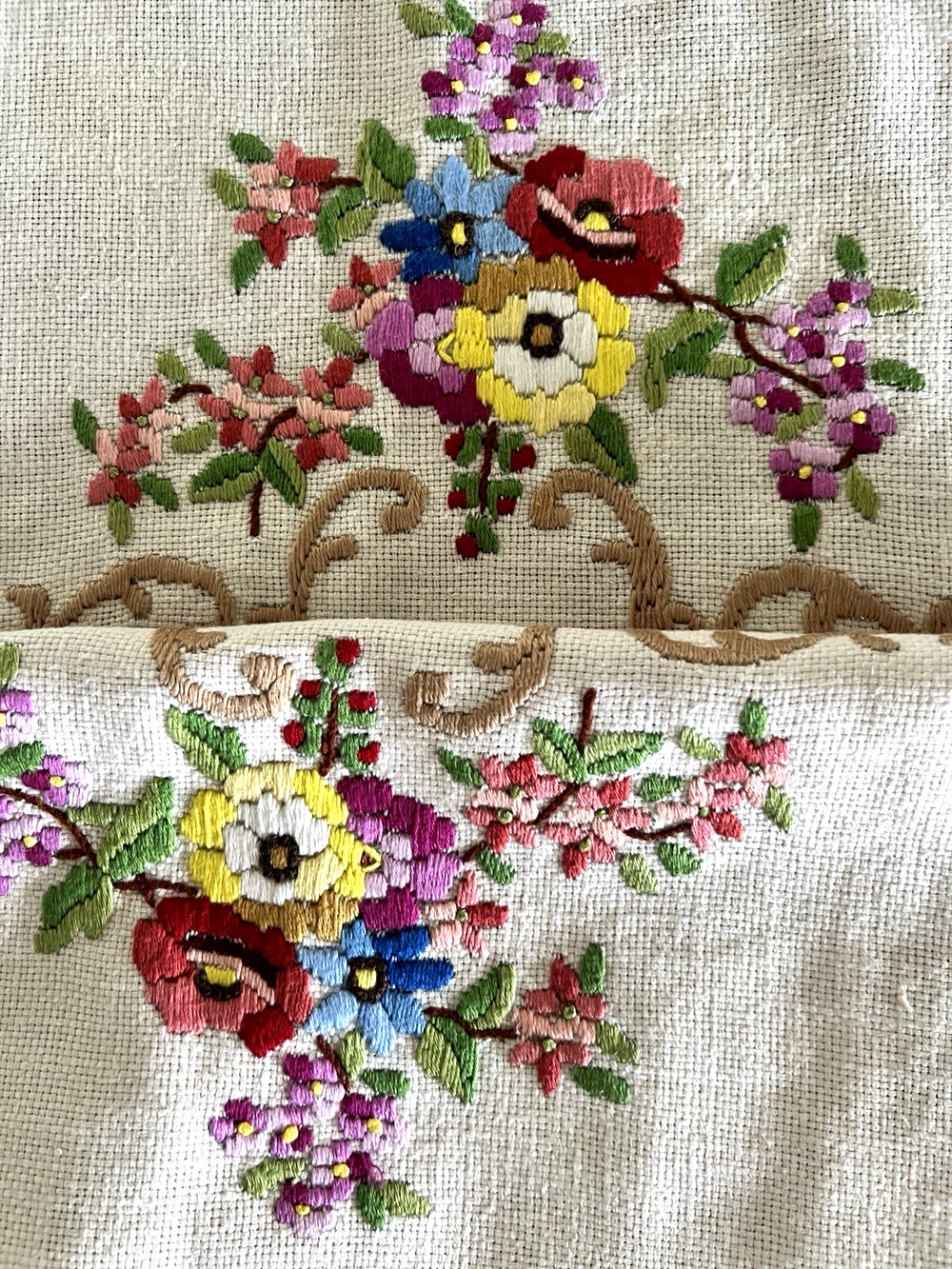 Natural IRISH Linen Burlap Runner Hand Embroidered Pansy Decor Vintage WOW!